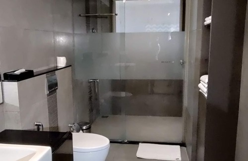 Kukatpalli Hotel | ZIBE Hyderabad by GRT Hotels