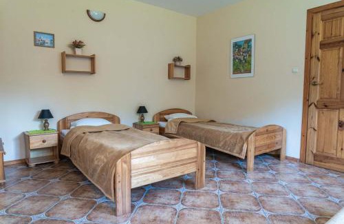 Karwie Casa | Zielony koń