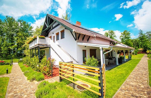 Balatonszemes Apartamento | Zier Bisztró & Apartman