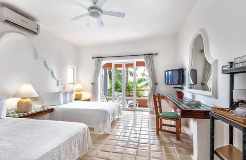 Almacén Complejo | Zihuatanejo Resort Hotel