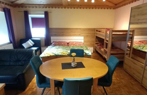 Sankt Peter am Kammersberg Apartamento | Zimmer und Appartement Marktcafe Sankt Peter am Kammersberg 87