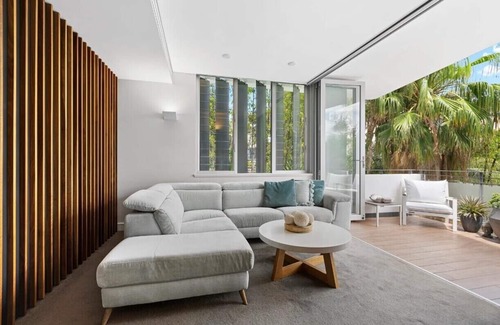 Narrabeen Casa | Zinc by the Sea. A luxury holiday paradise nestled across from Narrabeen beach