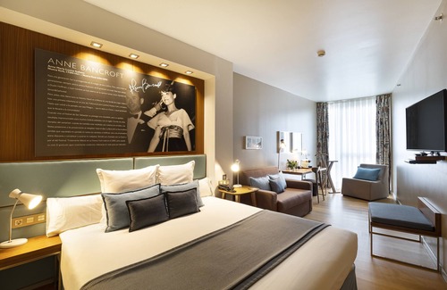 San Sebastian Centro Hotel | Zinema7