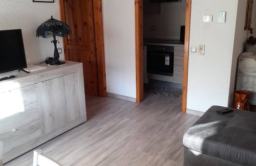 San Valentino Apartamento | "Zinnia" Chalet on Valentine's Day