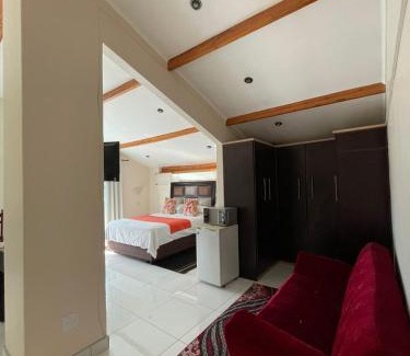 Ladysmith Casa | Zinzanathi Guest house