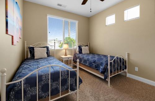 La Verkin Casa | Zion Getaway - Beautiful Mountain Sunset Views