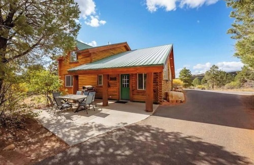 Zion National Park East Entrance Cabina | Zion Views- West Overlook Cabin+Resort Access
