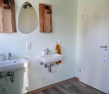 Mittelherwigsdorf Apartamento | Zittau - Ferienwohnung Frieda mit Camping Familien, und Biker Hütten am Zittauer Gebirge