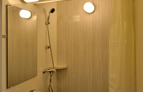 Jakarta Hotel | Zodiak MT Haryono by KAGUM Hotels