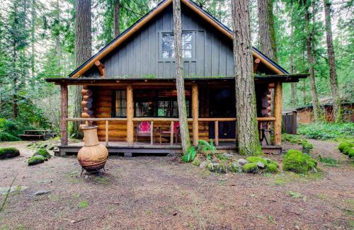 Mount Hood Village Casa | Zoe's Log Cabin