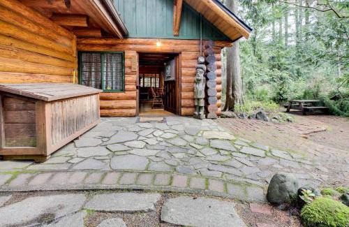 Mount Hood Village Casa | Zoe's Log Cabin