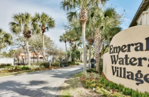 Emerald Waters Village Casa | Zoe's Place- Pet Friendly close to the beach 5 Bedrooms 4.5 Baths