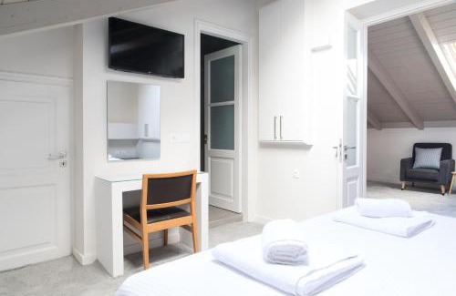 Karystos Apartamento | Zoe's Villa - Modern Karystos Apartments By The Port & Beach
