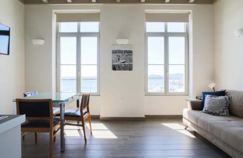 Karystos Apartamento | Zoe's Villa - Modern Karystos Apartments By The Port & Beach
