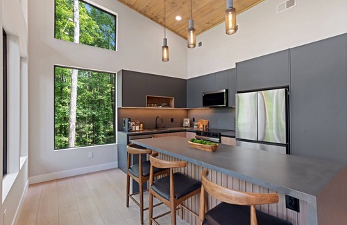 Westminster Cabina | Zoka - A Luxe Modern Cabin Near Clemson w/ Hot Tub - Lake Hartwell
