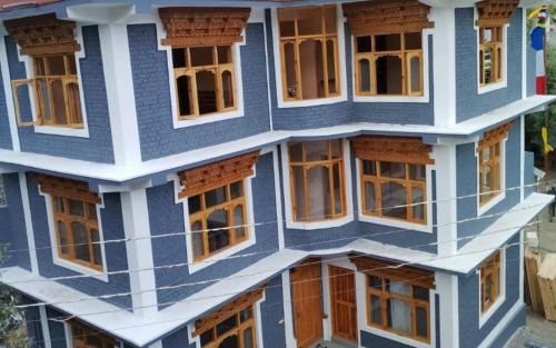 Kaza Casa | Zomsa Inn by StayApart