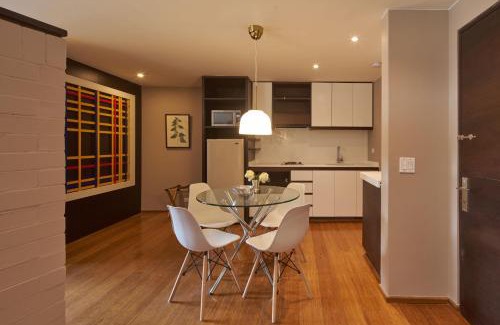 Financial District Apartamento | Zona G Charm Modern Comfort with King Bed 401
