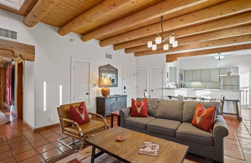 Downtown Santa Fe Villa | Zona Rosa 75/76 combination unit
