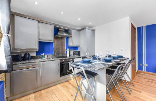Cathedrals Apartamento | Zone 1, Family Friendly, 2 Beds, Central London