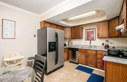 Columbus Casa | Zoo Getaway, 3BR Home w/Yard Games & Comfort, Family Friendly