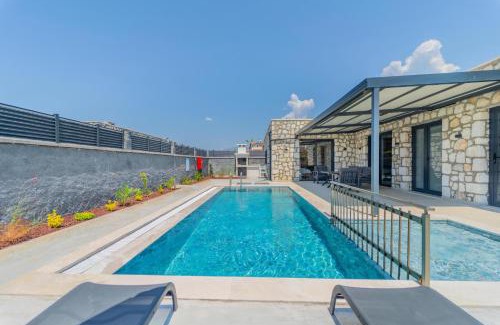 Fethiye City Center Hotel | Zora Beyaz Taş Villaları