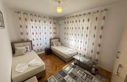 Permet Apartamento | Zoto Guest House