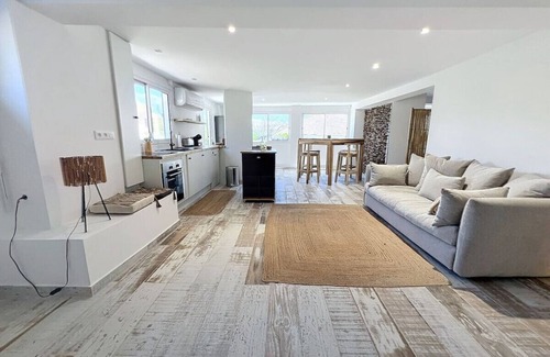 Oyster Pond Apartamento | ZouZou charming apartment with swimming pool