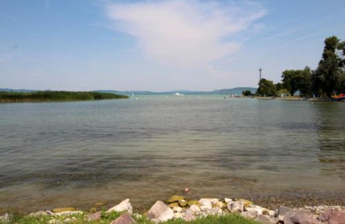 Balatonboglar Apartamento | Zsuzsanna Apartmanház