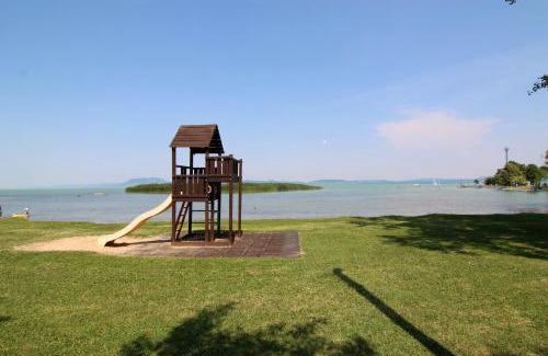 Balatonboglar Apartamento | Zsuzsanna Apartmanház
