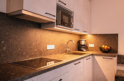 Lutago Apartamento | 'Zum Sonnentor - Apartamento Larix' con vistas a la montaña, balcón y Wi-Fi