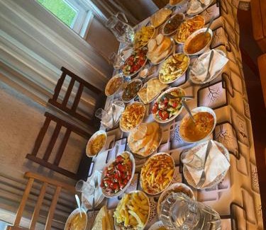 Lalkhori Cama Y Desayuno | Zuriko Kakhiani's Guest House