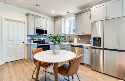 Lafayette Villa | Zydeco house*Lafayette's best kept secret*Book now