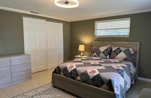 New Port Richey East Casa | Zyon Cozy Home