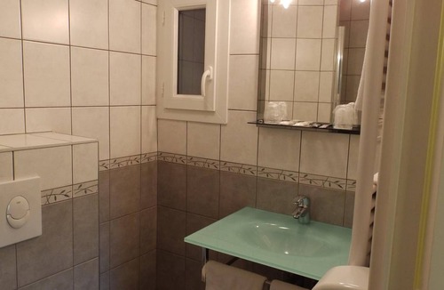 Saint-Cirgues-en-Montagne Hotel | Hôtel Les Cévennes