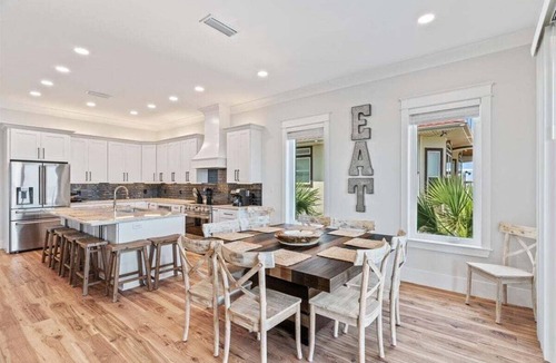 Navarre Beach Casa | Salty Sue 6 Bedroom Home