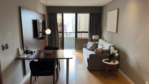Ótimo apartamento Batel até 4 pessoas! Apartamento em hotel serviço 24h