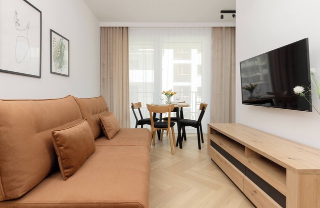 Łopuszańska Apartment Warsaw by Renters