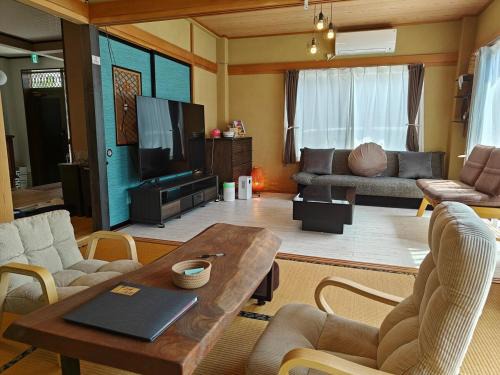 貸切宿 ひととき -Hitotoki- 眺めの良いテラスでBBQが楽しめる 徒歩で海と温泉へ 温泉券プレゼント 最大12名