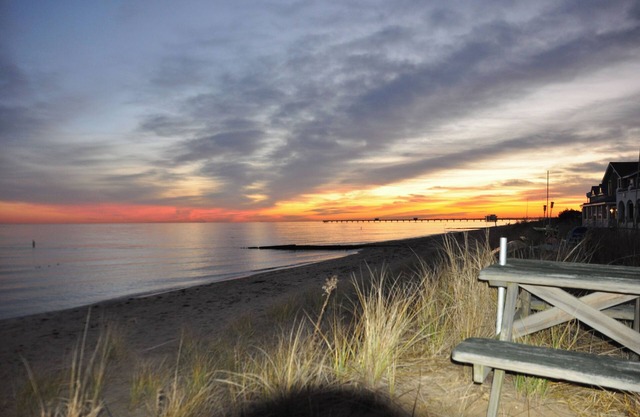 04 Driftwood Den! Direct Beachfront! Kayak, Sand, Salt air and Sea Life!