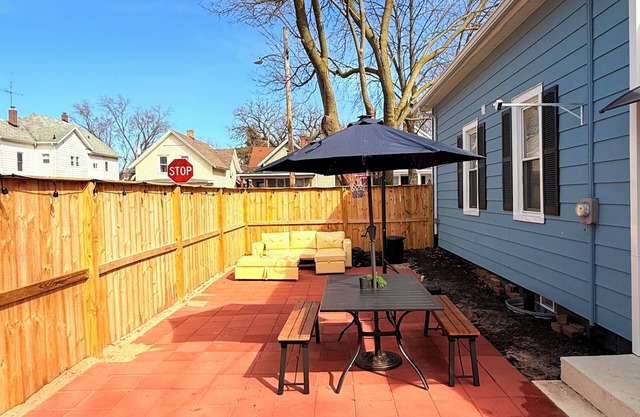 1.7ml to Beach Mall/Zoo/Casino 8 ppl/fence patio