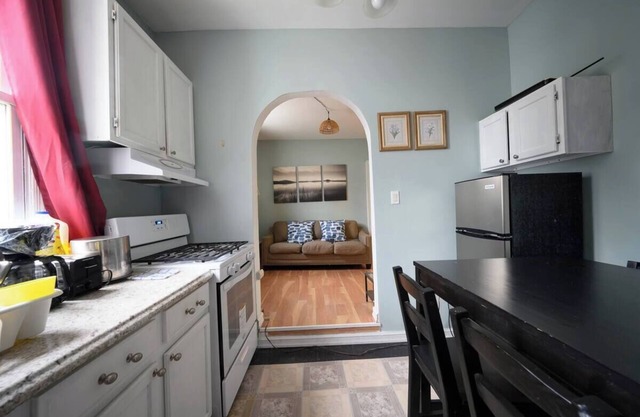 1-Bed Charming Apartment With Natural Sunlight