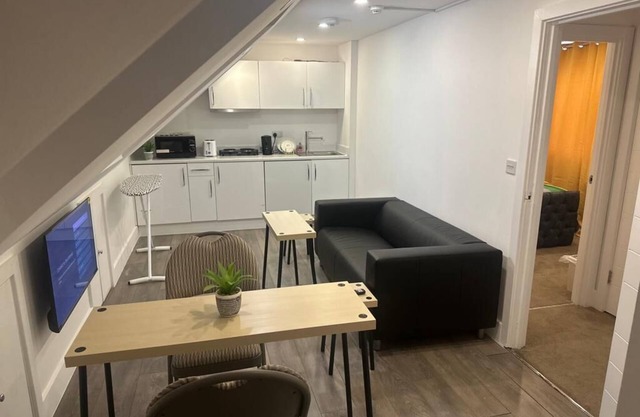 London Glamour Apartment Two