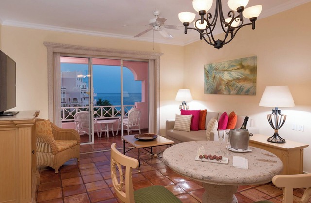 1 bedroom, 2 bath unit sleeps 6. Ocean view w/ patio. 11/ 24-12/01 Thanksgiving