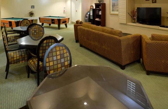 1 Bedroom - Full Kitchen 2 Nights FRI SAT Palm Springs / Coachella Weekend