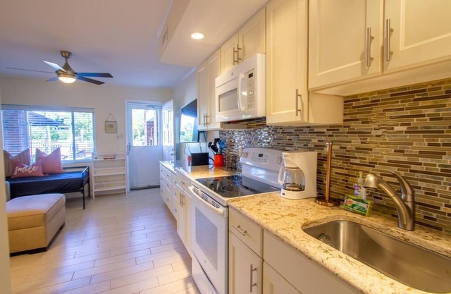 1 Block to Beach, Cape Roc Condo with Pool
