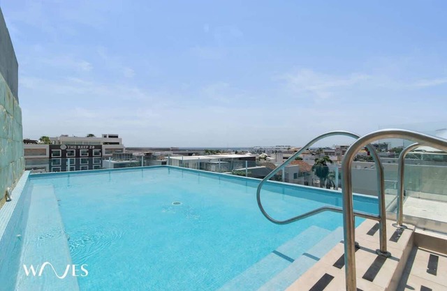 1 Br. W/5th Avenue View Steps From the Beach