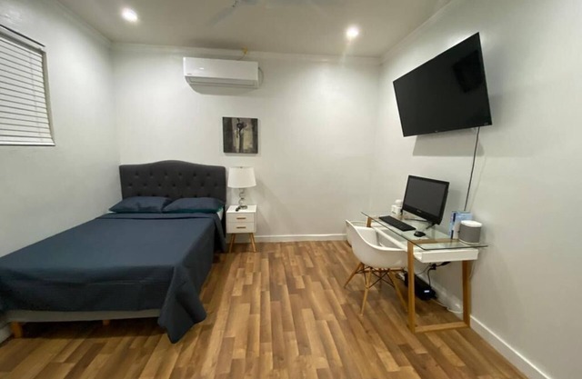 1 BR w/ Free Breakfast, Car & Airport Pickup
