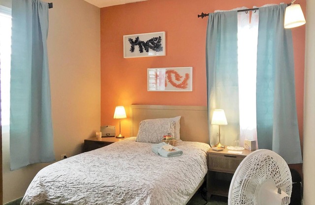 1 acogedora habitación privada en San Juan con vista al jardín