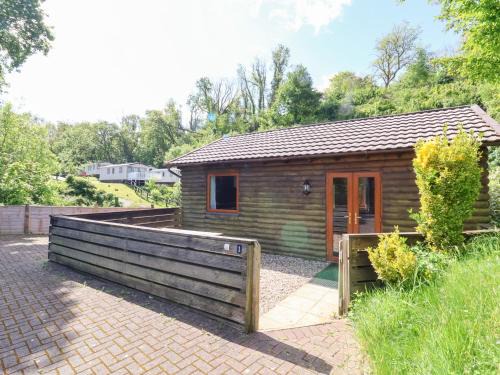 1 Manleigh Park