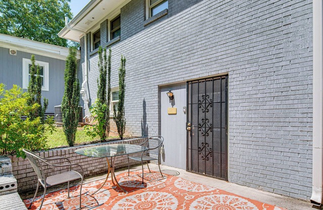 1 Mi to Train: ATL Area Apt w/ Patio & Shared Yard
